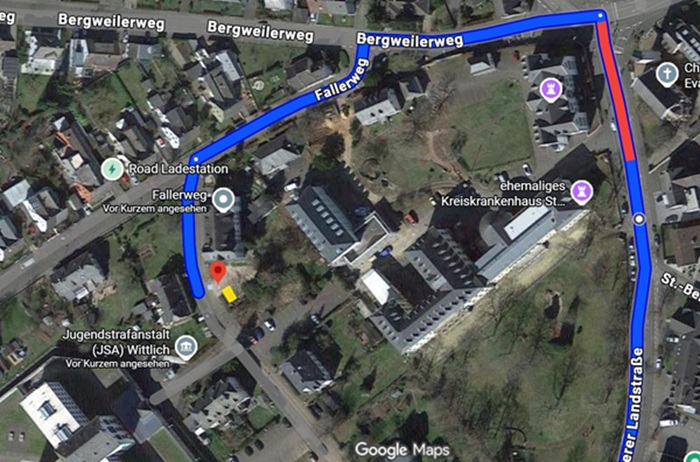 Bildausschnitt von Google Maps mit Einzeichnung des Standorts eines Schwerbehindertenparkplatzes